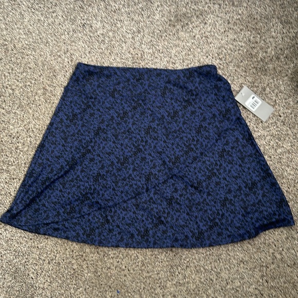 Eddie Bauer Kacey skirt size large black blue floral new - Picture 4 of 9